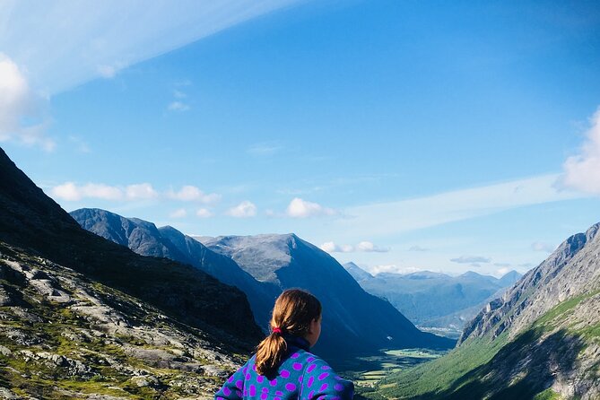 Private shore excursions Troll road in 5-7 groups - Aksla Mountain gives you an Ålesund orientation