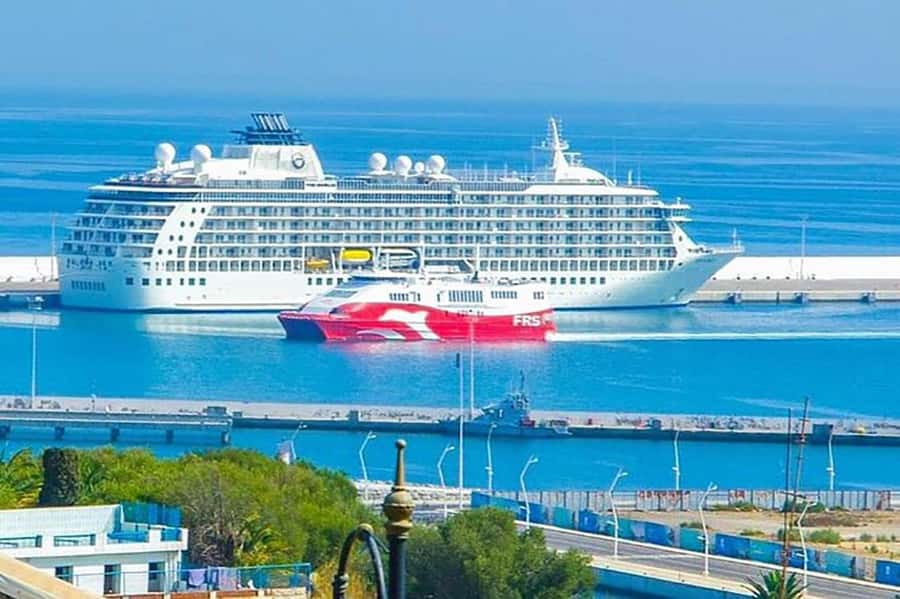 Private Tangier Tour from ferry cruise ship including lunch. - A compact Tangier day from the port