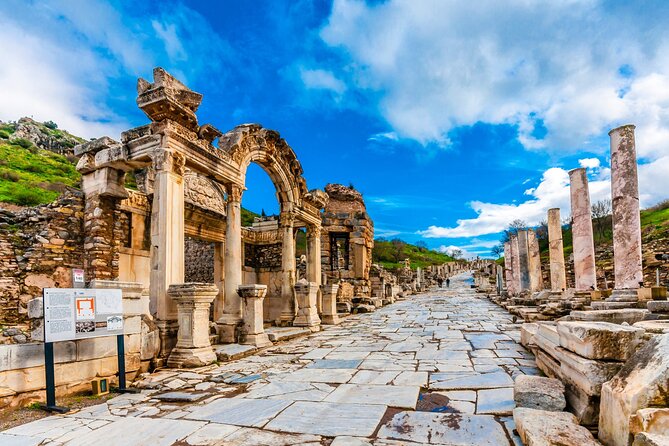 Private Tour for Cruisers : Ephesus Ancient City & Temple of Artemis - Meeting your guide at Ege Ports
