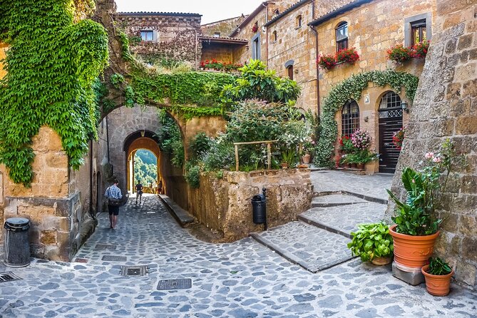 Private Tour from Civitavecchia to Orvieto & Civita di Bagnoregio - Timing, meals, and cruise safety