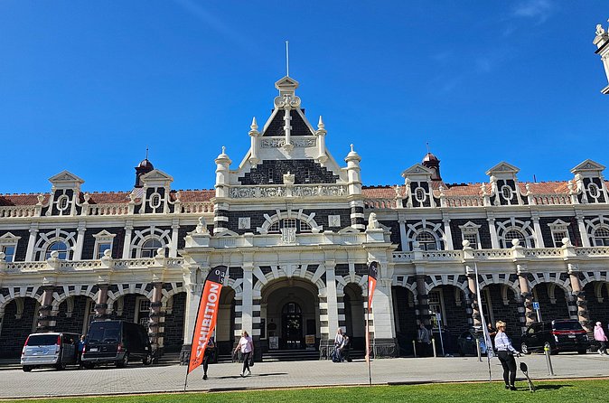 Quickie Tours 1 Hour City Sights Tour Cruise Ship days Only - Baldwin Street and Dunedin’s Steepest Photo Stop