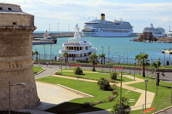 Rome Shore Excursion: Pre-Cruise Private Sightseeing Tour Including Civitavecchia Port Drop-Off - Trevi Fountain starts the morning with Rome’s classic picture