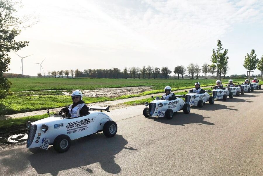 Rostock: Hot Rod Sightseeing Tour to Warnemünde - Starting in Rostock’s old town