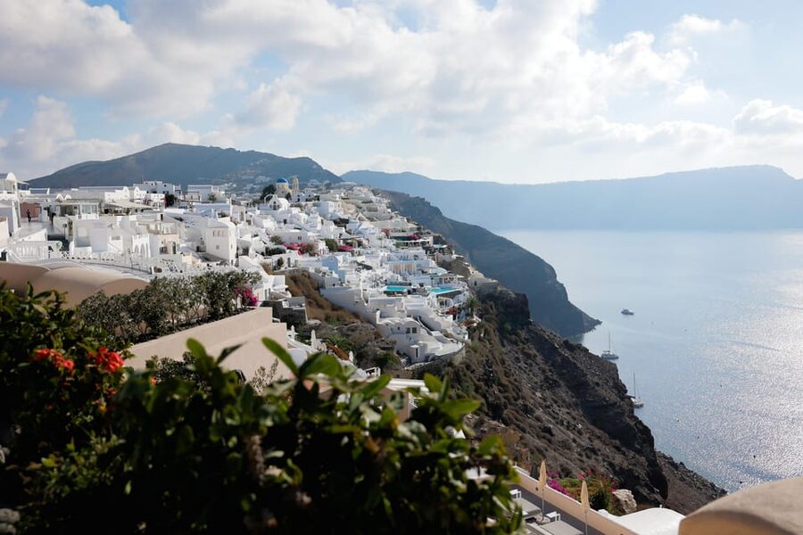 Santorini: 4hr Small Group Shore Excursion with Minimum Walk - Oia: 20 minutes with the guide, 105 minutes on your own