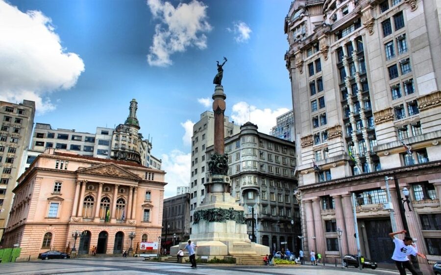 São Paulo: Full-Day Guided City Tour from the Port of Santos - Paulista Avenue shows the modern city