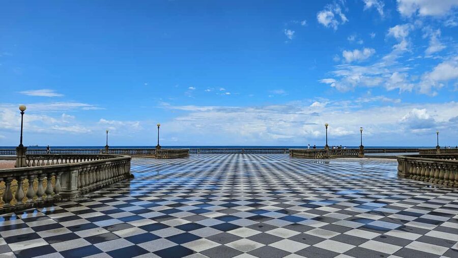 Secret Livorno: A Walking Journey Through History, Canals, and Legends - Meeting at the Leopoldo Monument