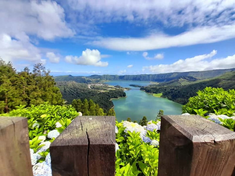 Sete Cidades: 4 Hours Shore Excursion Volcano Crater Tour - Meeting your guide after leaving the ship