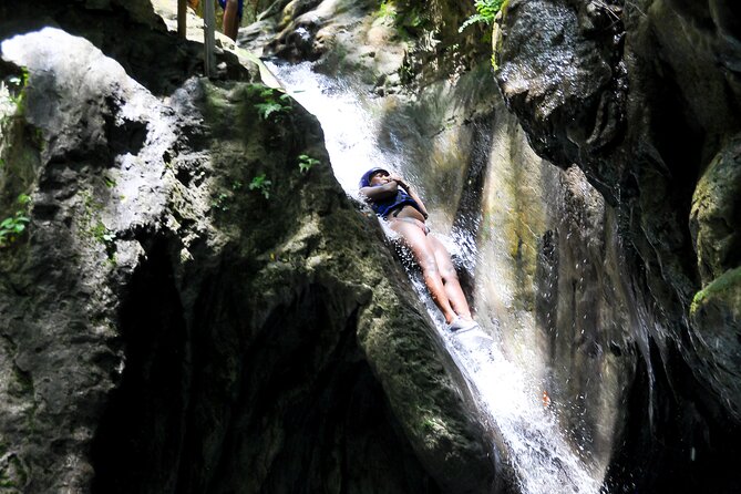 Shore Excursion Cruise ship Waterfalls y Buggys - The buggy ride: muddy fun with limits