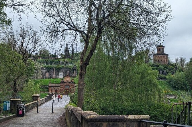 Shore Excursion from Greenock: Glasgow, Kelpies, Falkirk Wheel - The Doulton Fountain and Glasgow’s public art