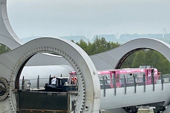 Shore Excursion from Greenock: Glasgow, Kelpies, Falkirk Wheel - Glasgow University and the city’s murals