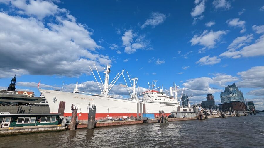 Shore excursion from Kiel to Hamburg. Private Van Tour. - Who should book this Hamburg shore excursion