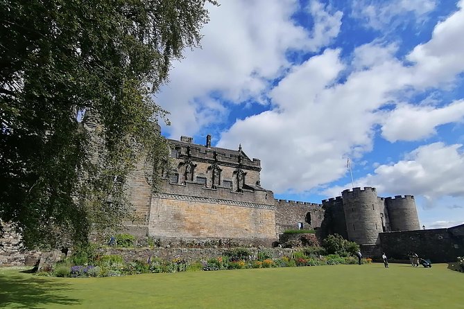 Shore Excursion to Loch Lomond & Stirling Castle - The guide’s role in the experience