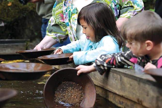 Skagway Shore Excursion: Liarsville Gold Rush Camp, Gold Panning and Salmon Bake Combo - Who will enjoy Liarsville most