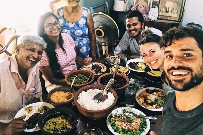 SriLanka Shore Excursion by Genuine Srilankans - Gangaramaya and Seema Malakaya show Colombo’s spiritual side