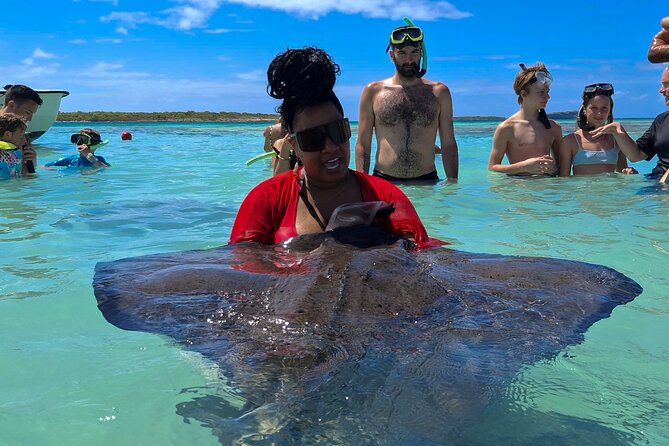 Stingray City Experience Antigua - Cruise Ship Passengers Edition - Why non-swimmers can take part