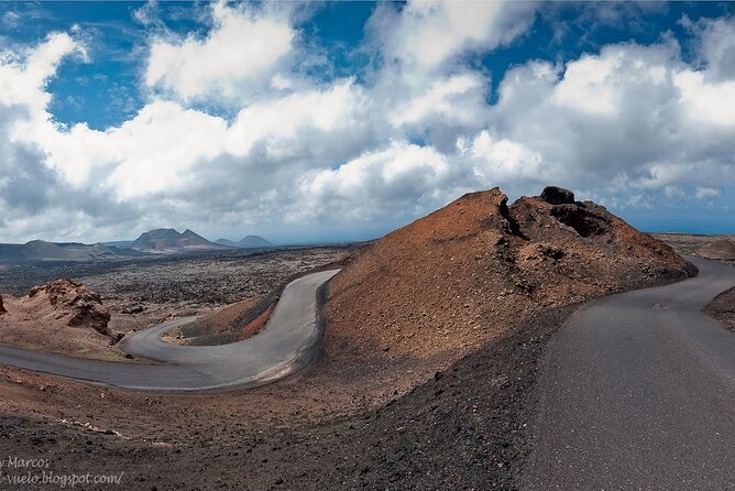 Tour to Timanfaya, La Geria and Laguna Verde for cruise passengers - The camel shed offers a choice, not a requirement