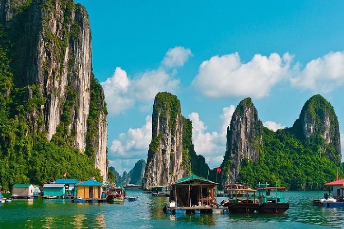 VIP Ha Long Bay 6 hour FUJI cruise with latest luxury cruise ship + limousine + highway + dinner for Japanese only - Seafood lunch with a view