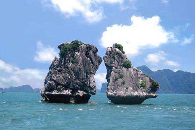 VIP Ha Long Bay 6 hour FUJI cruise with latest luxury cruise ship + limousine + highway + dinner for Japanese only - Sung Sot Cave and the 420 steps at Ti Top Island