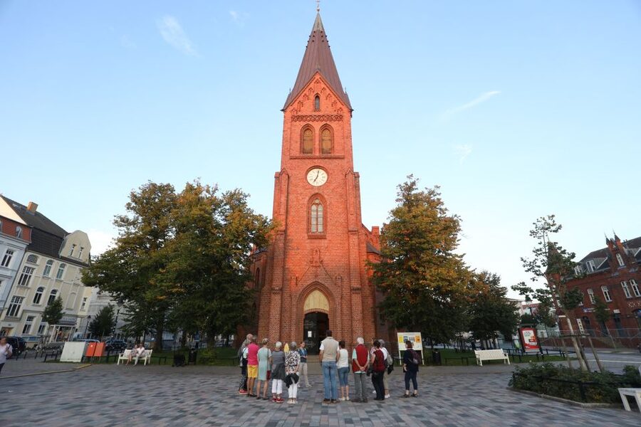 Warnemünde: Guided Walking Tour - Old lanes and the life of fishermen