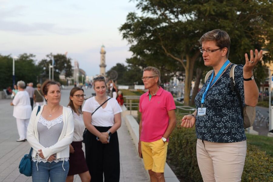 Warnemünde: Guided Walking Tour - Meeting at Rostock-Information Warnemünde